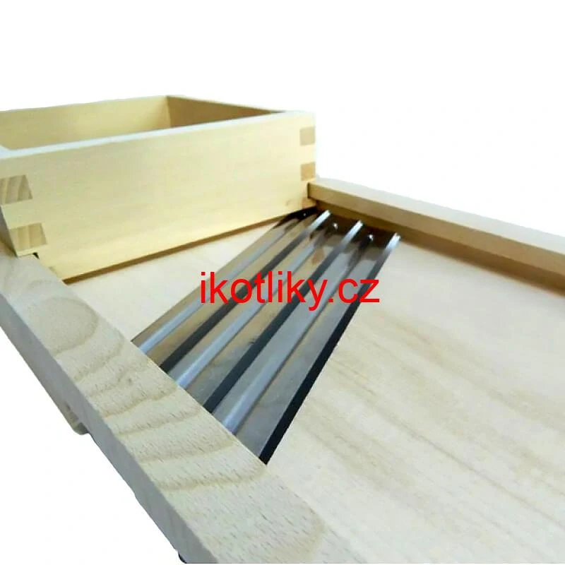 Ruční dřevěný kráječ zelí 3 nože 66 x 24 cm (střední)